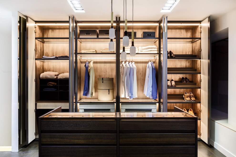 Giulia Novars, Москва. Смоленская, д.10