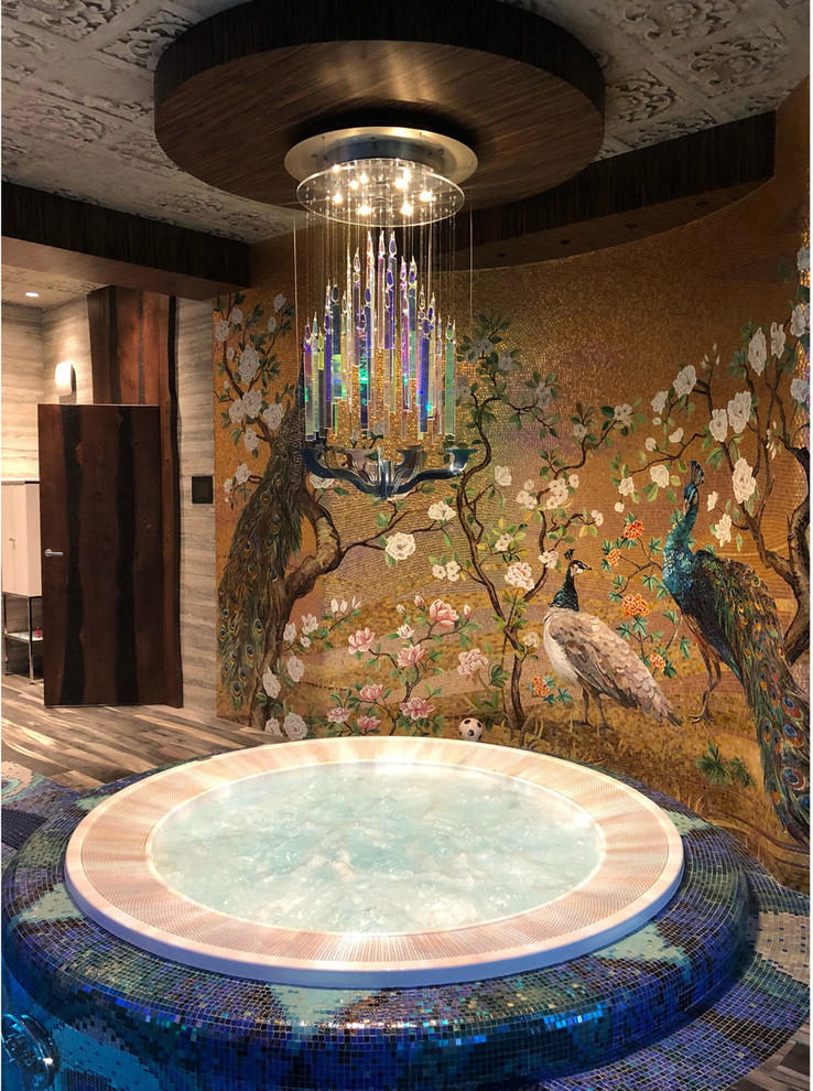 Частный бассейн в загородном доме под Санкт-Петербургом