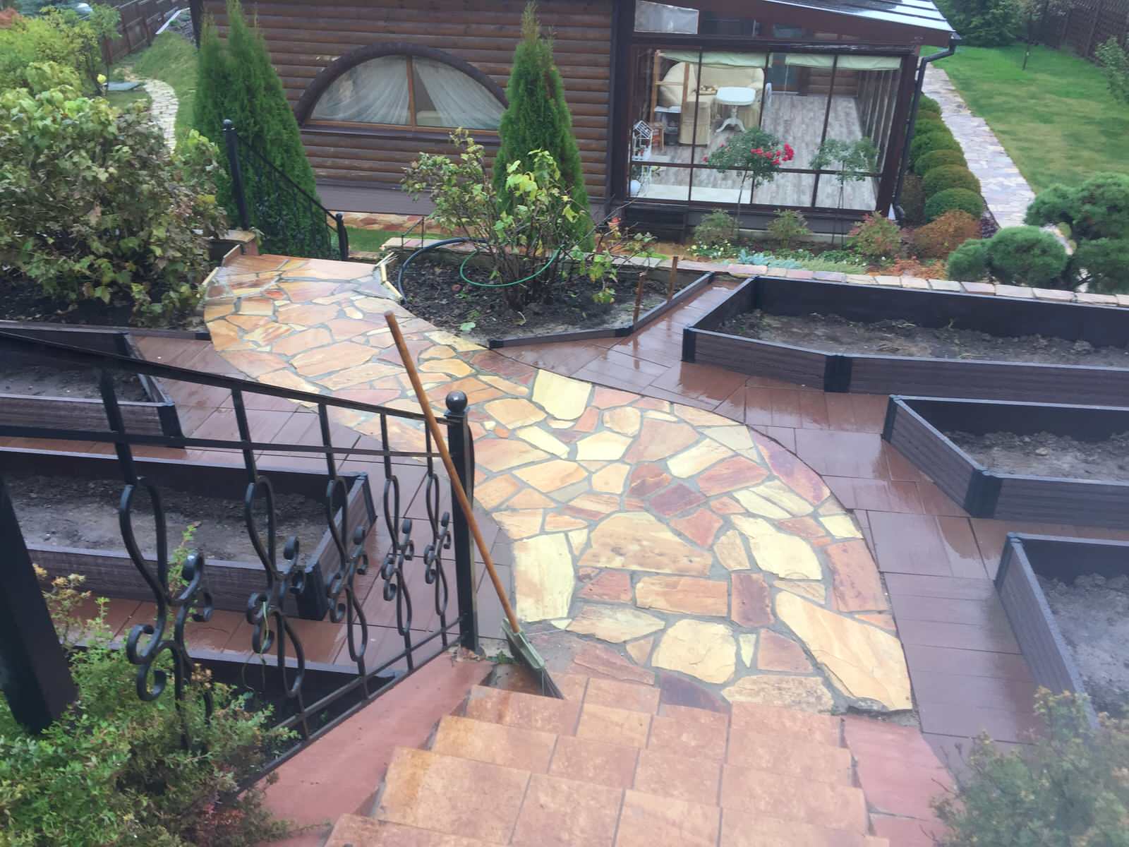 Ландшафтный дизайн участка на склоне