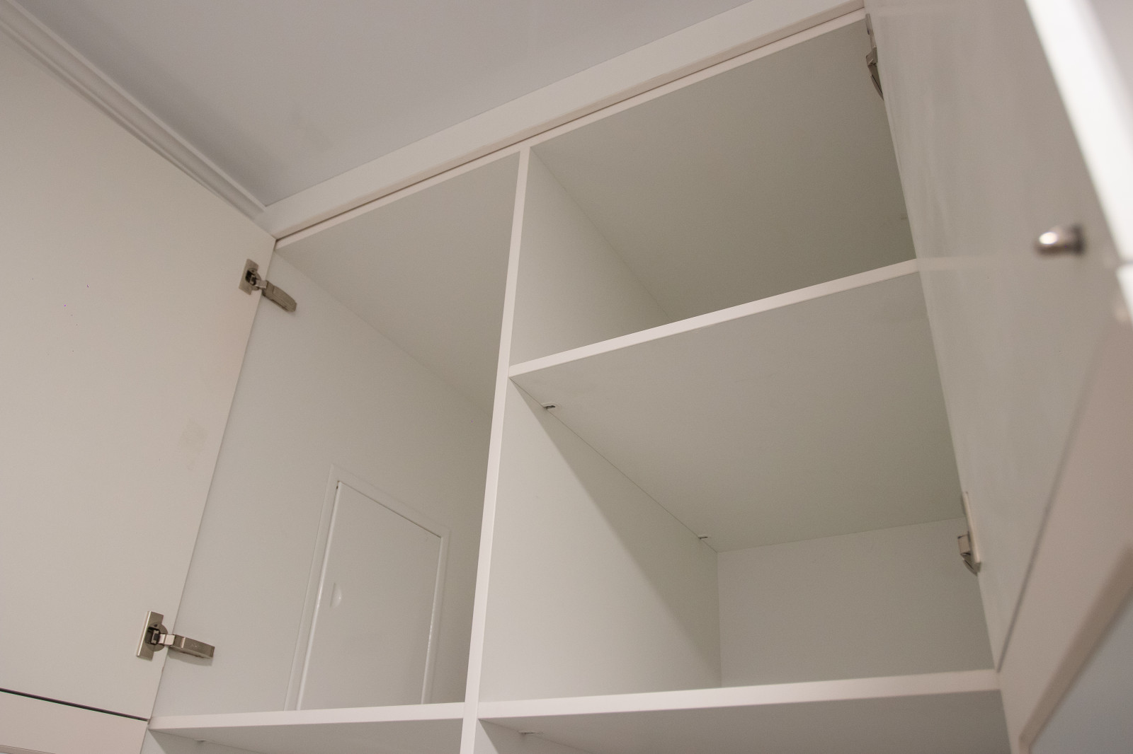 Прихожая в современной классике