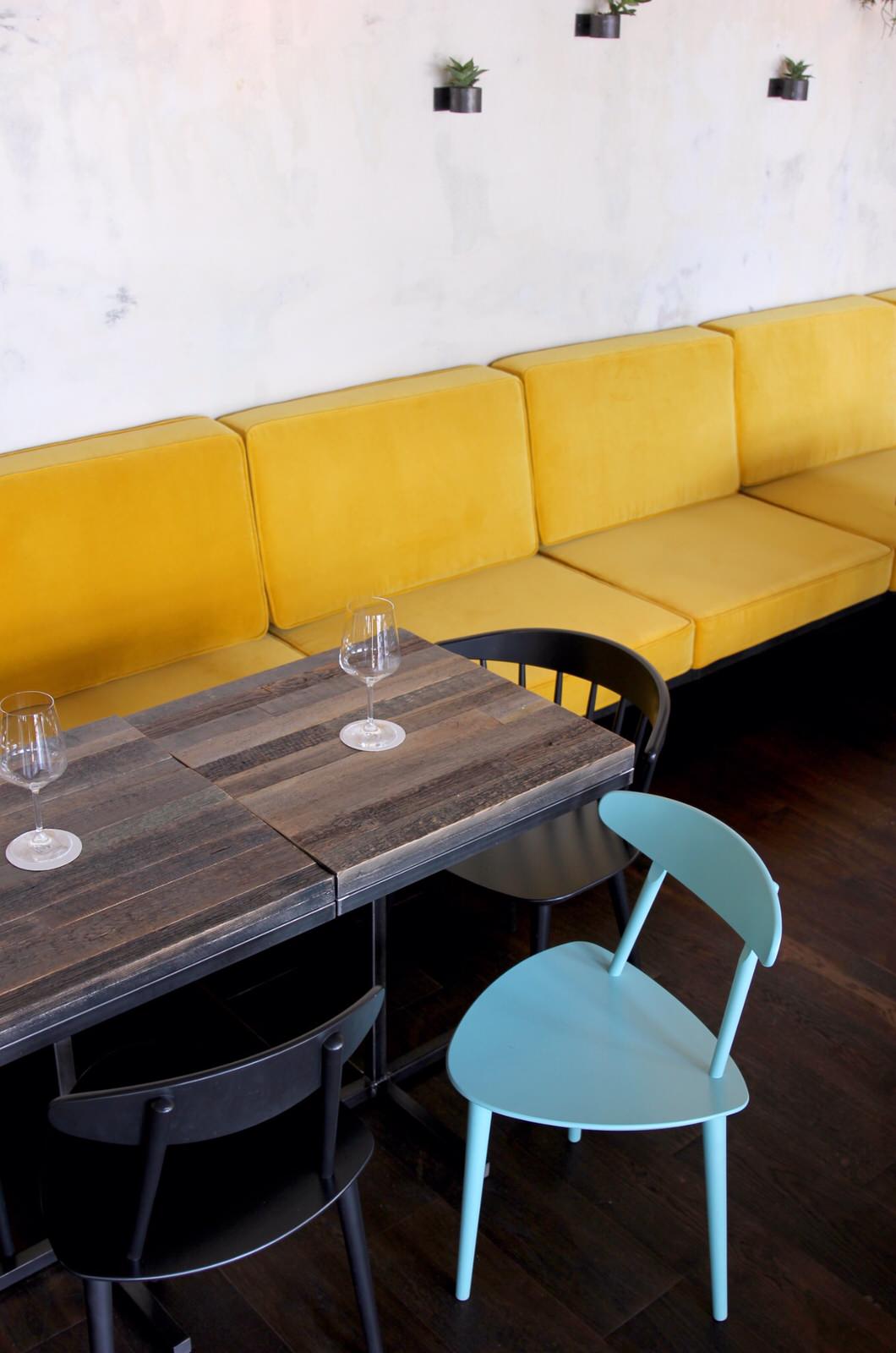 Обложка альбома: кафе