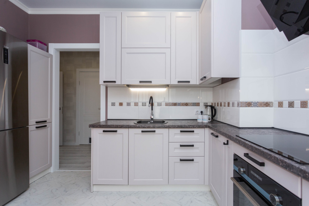 Кухня с котом