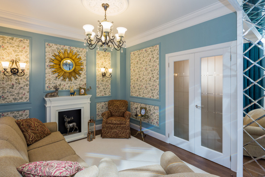 Кухня соединенная с гостиной зеркальным порталом. Реализованный проект