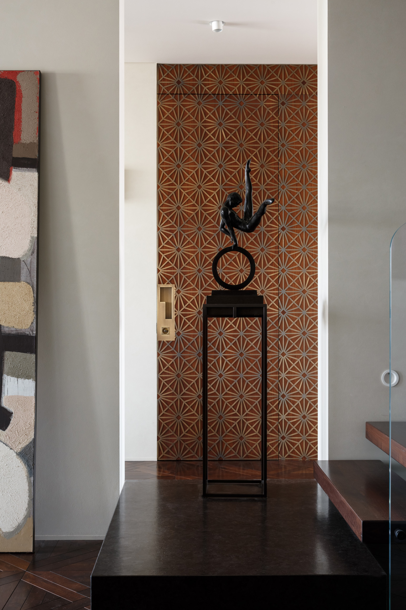 Houzz тур: Трехэтажная квартира с террасой на крыше