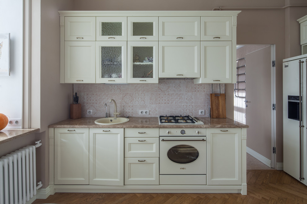 Neoclassical apartment