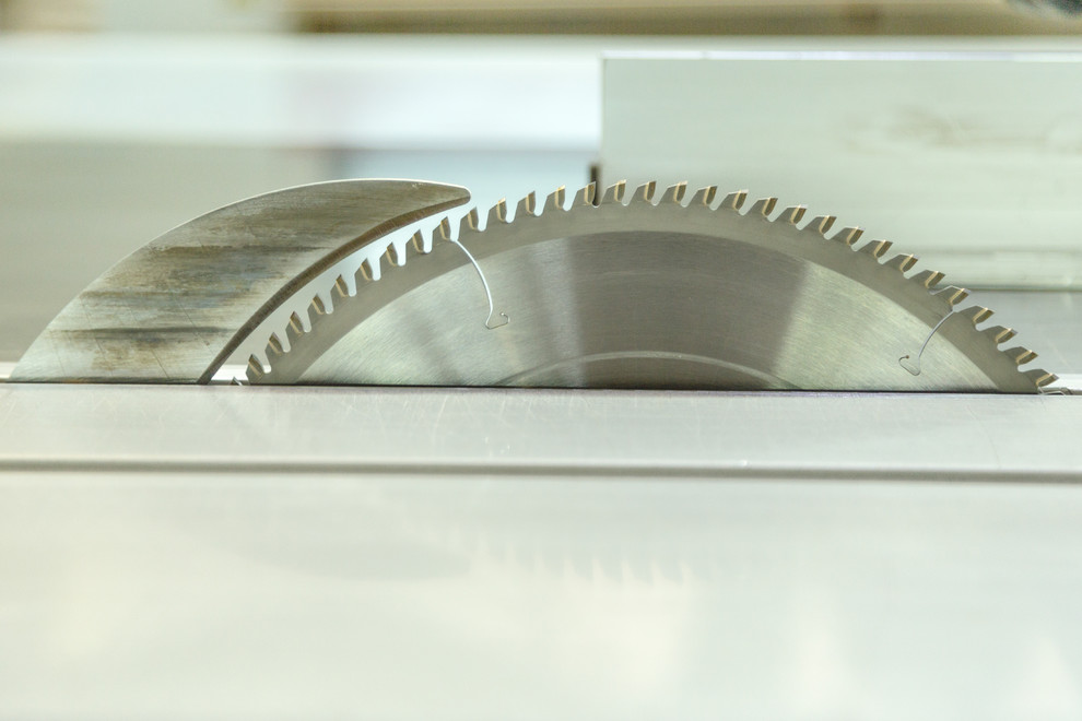 Портрет: Модернизм и эстетика в мебели Woodi Furniture