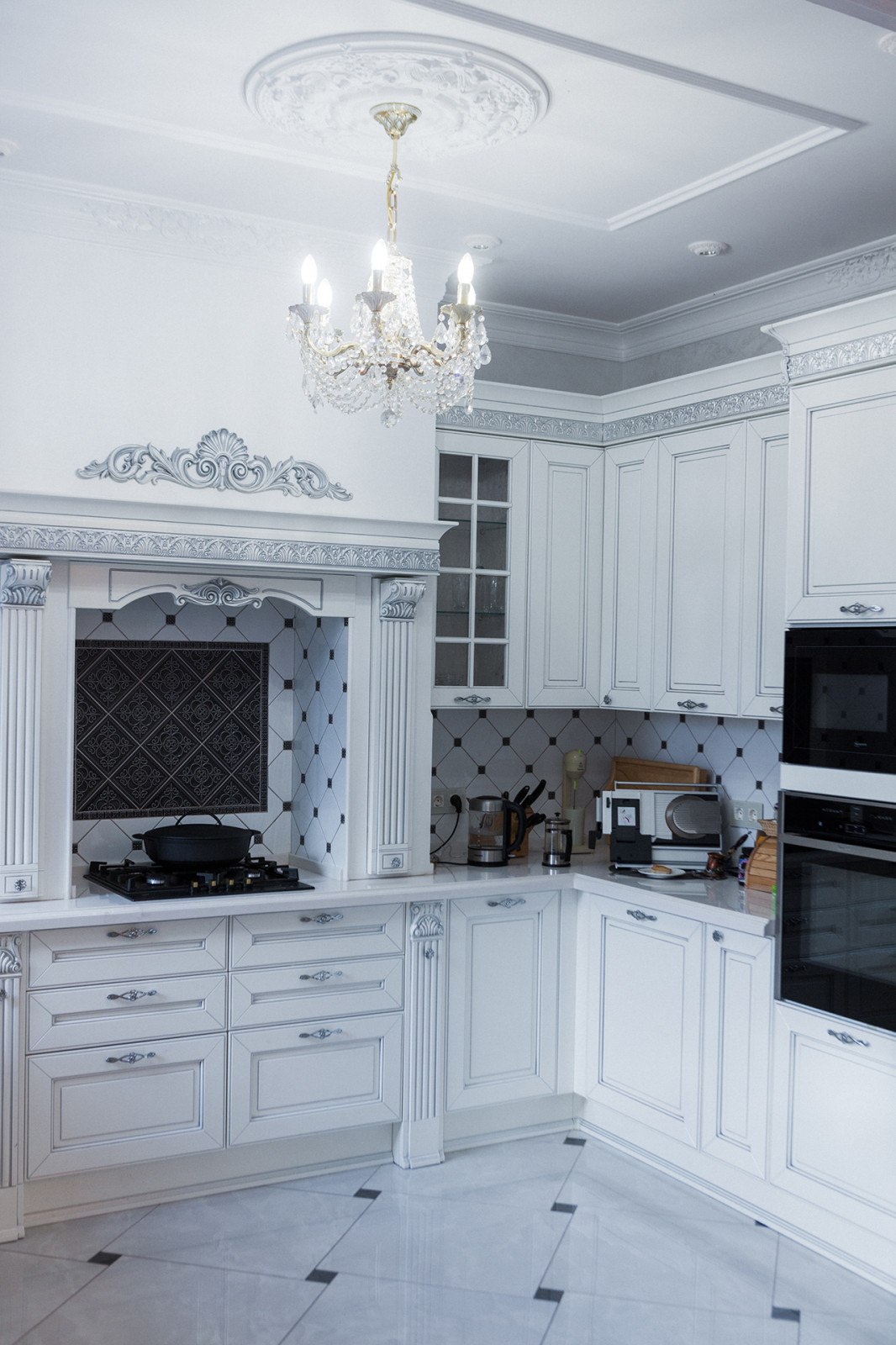 Примеры работ - белоснежная кухня