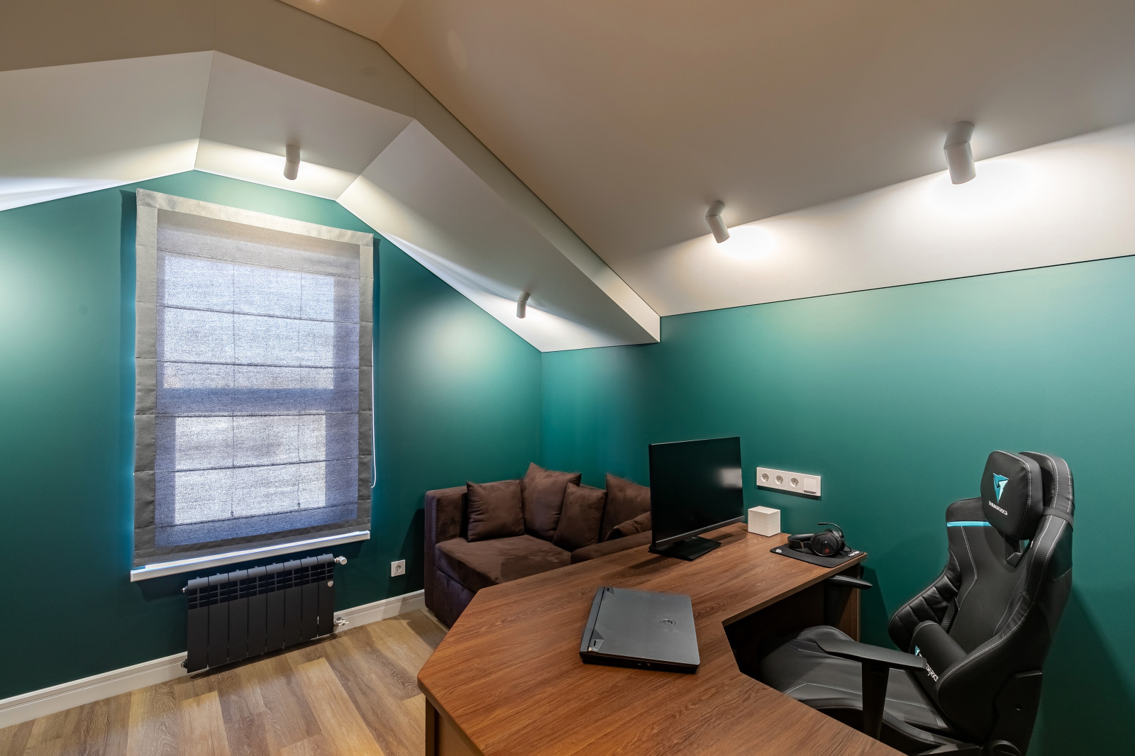 Яркий интерьер таунхауса