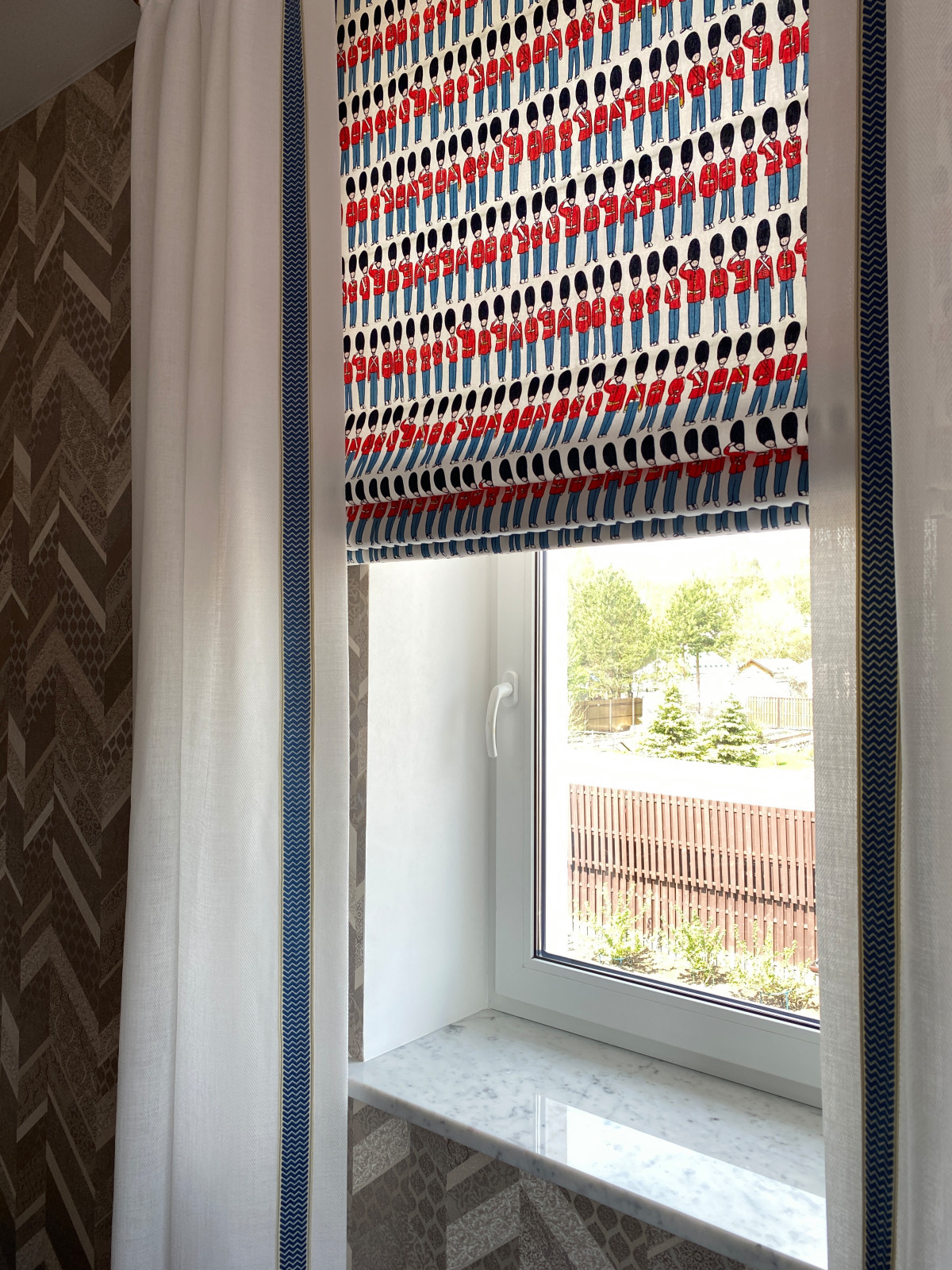 Обложка проекта: 26 окон