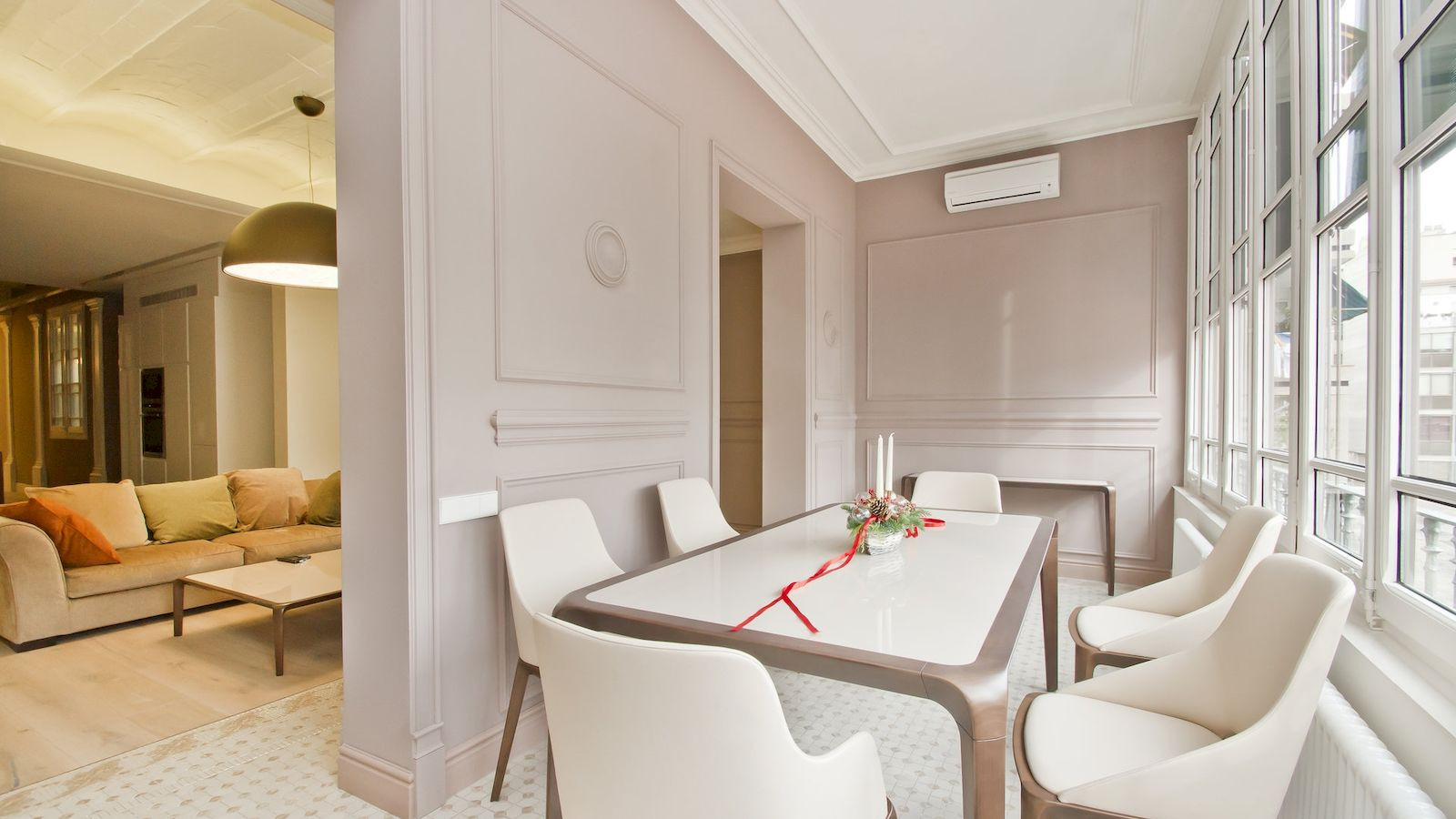 Обложка проекта: Классика и современность в квартире