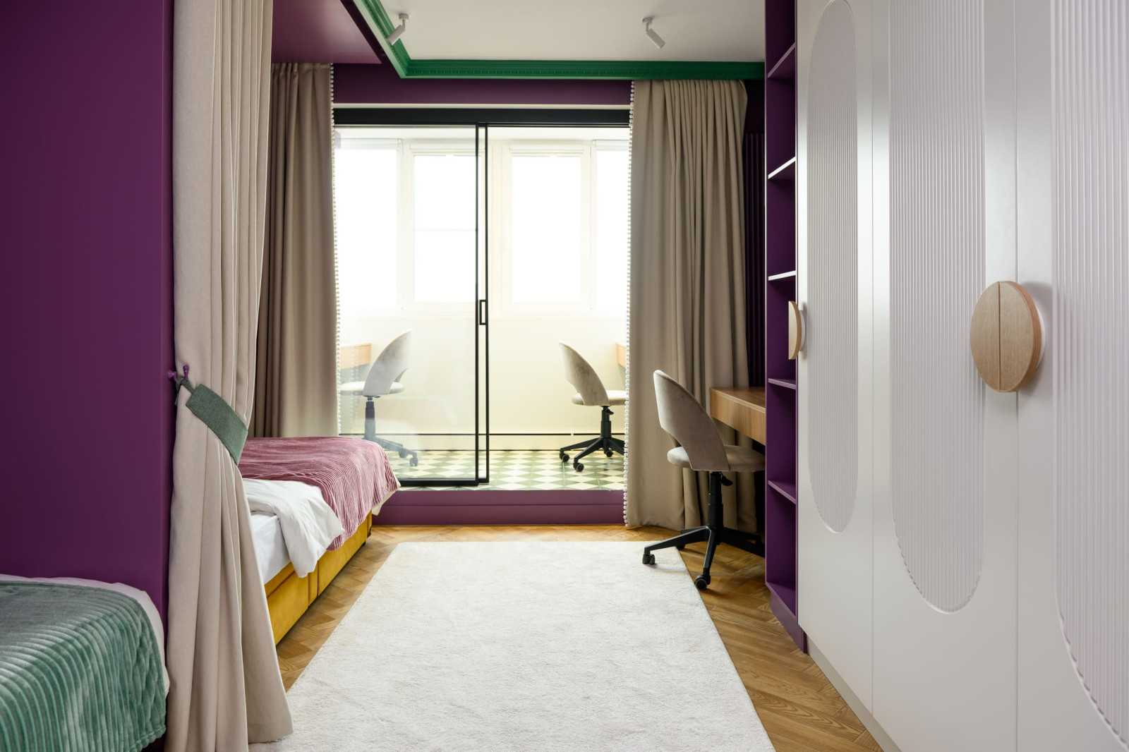 Квартирный вопрос - цветущая магнолия