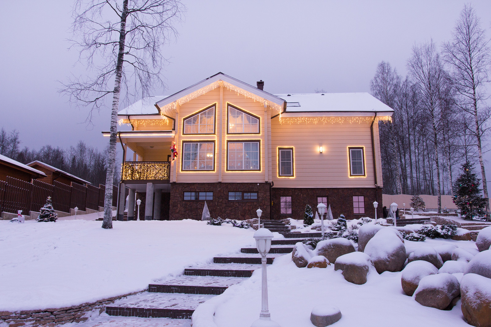 Дом из кирпича в Охтинском парке