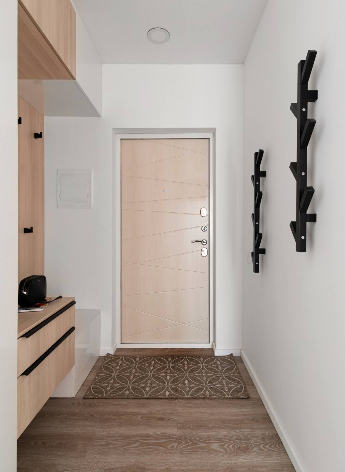 Реализованный проект двухкомнатной квартиры в г. Артем для молодой семьи.