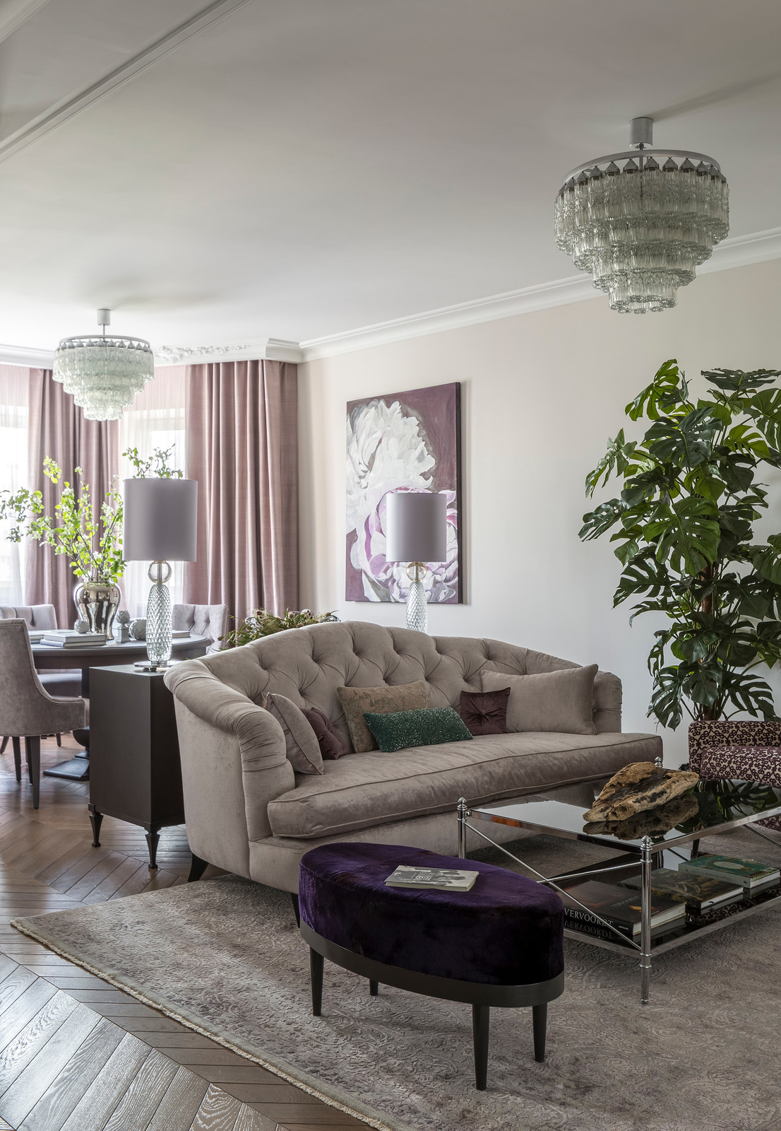 Современная классика в лиловой дымке