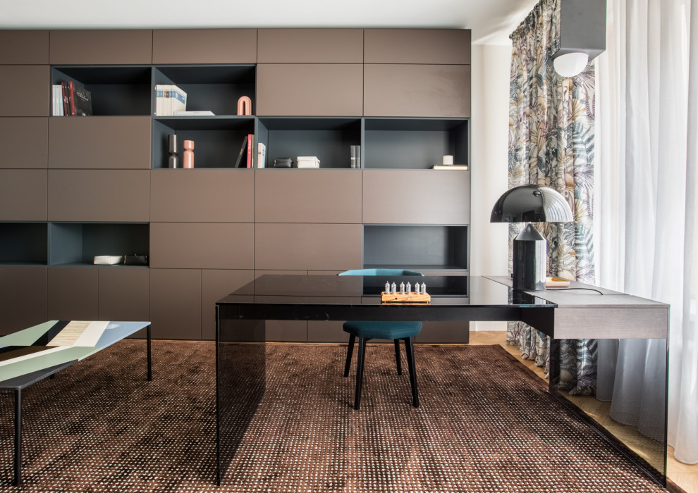 Яркая квартира с элементами из латуни