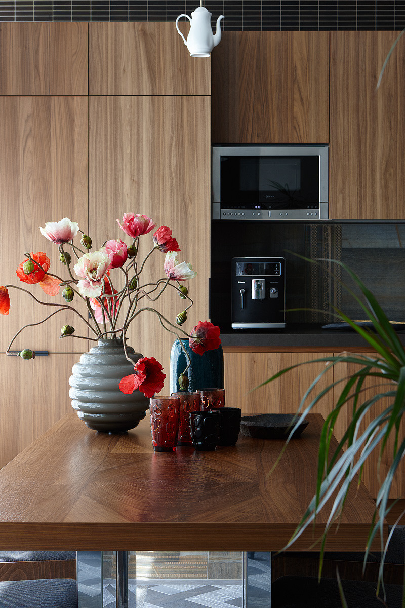 Решение обеденной зоны для совмещенной гостиной и кухни