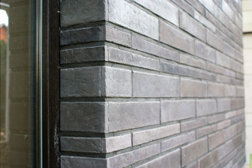 Облицовка дома декоративной ригельной плиткой