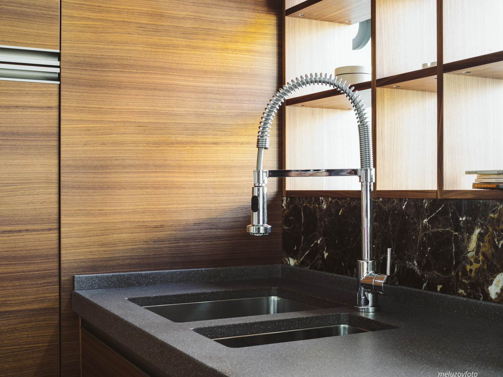 Шпонированные кухни