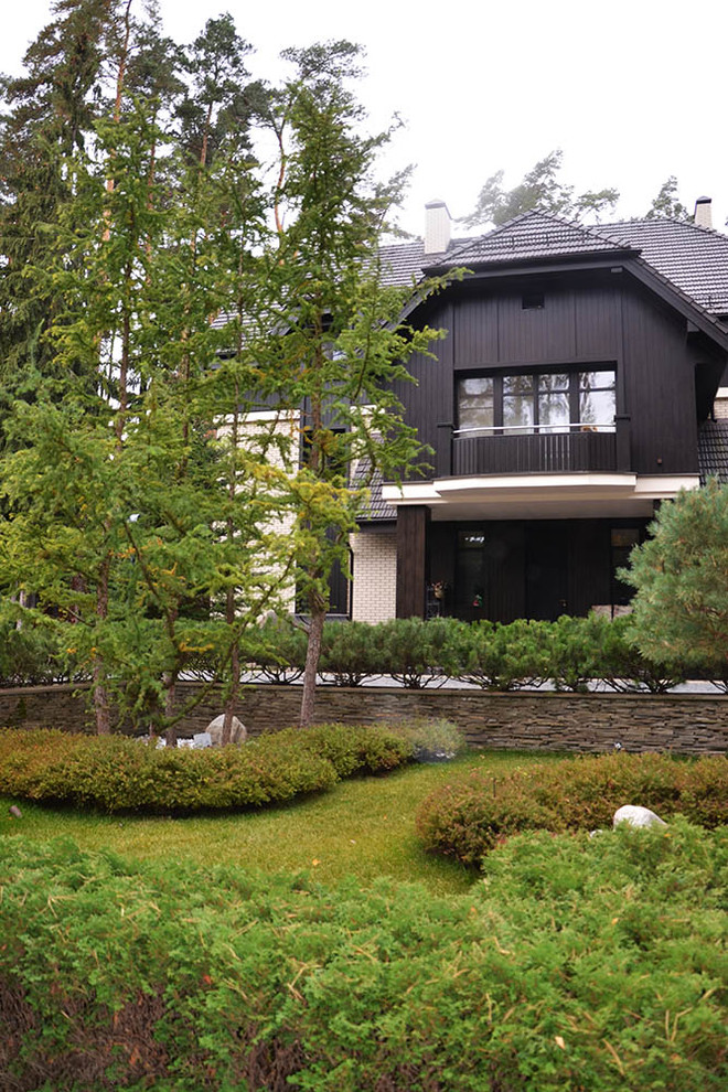 Сад с водоемом в КП " Сосновый Бор"
