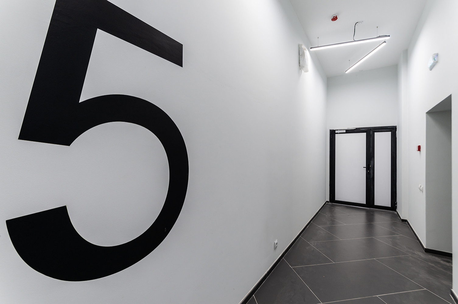 Office on Krasnogo Tekstil'shchika by Bronka Space