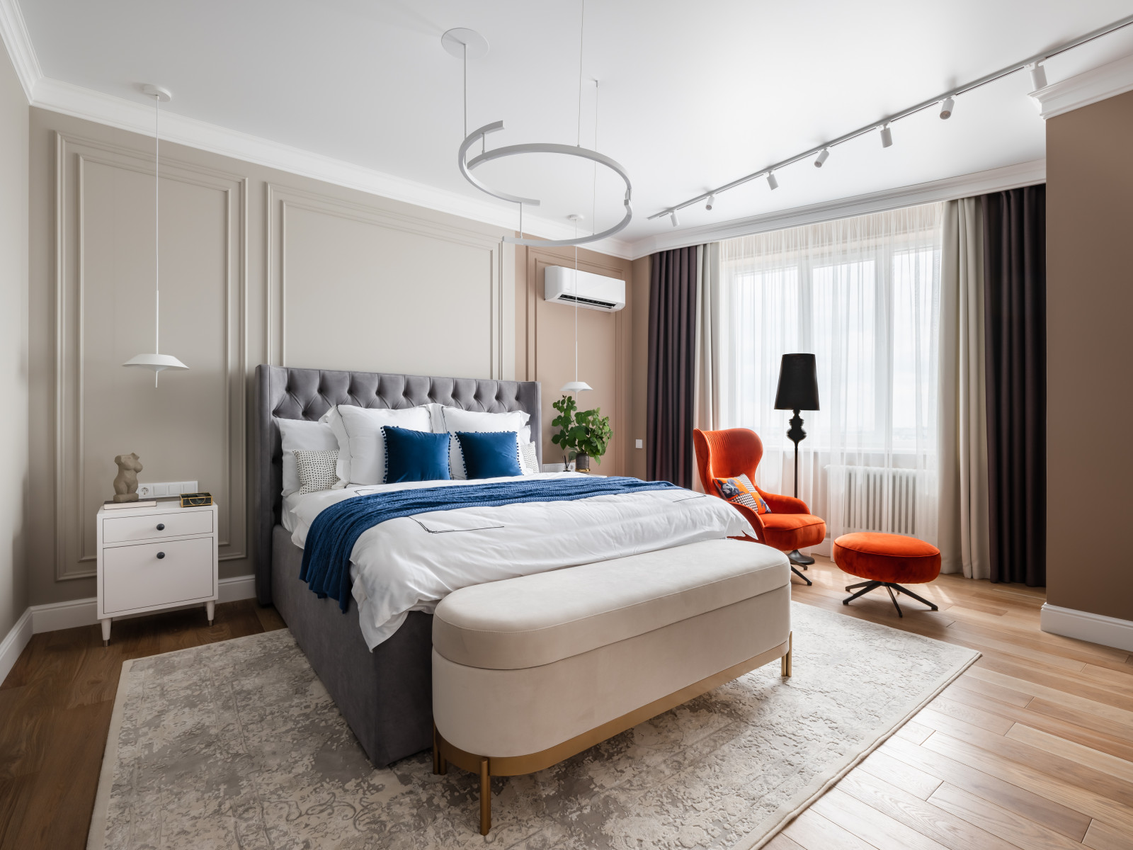 Реализация квартиры в стиле современная классика для семейной пары с ребенком