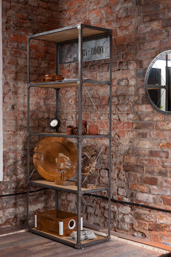 Портрет: Подвесная кровать и брутальная мебель от экспериментатора