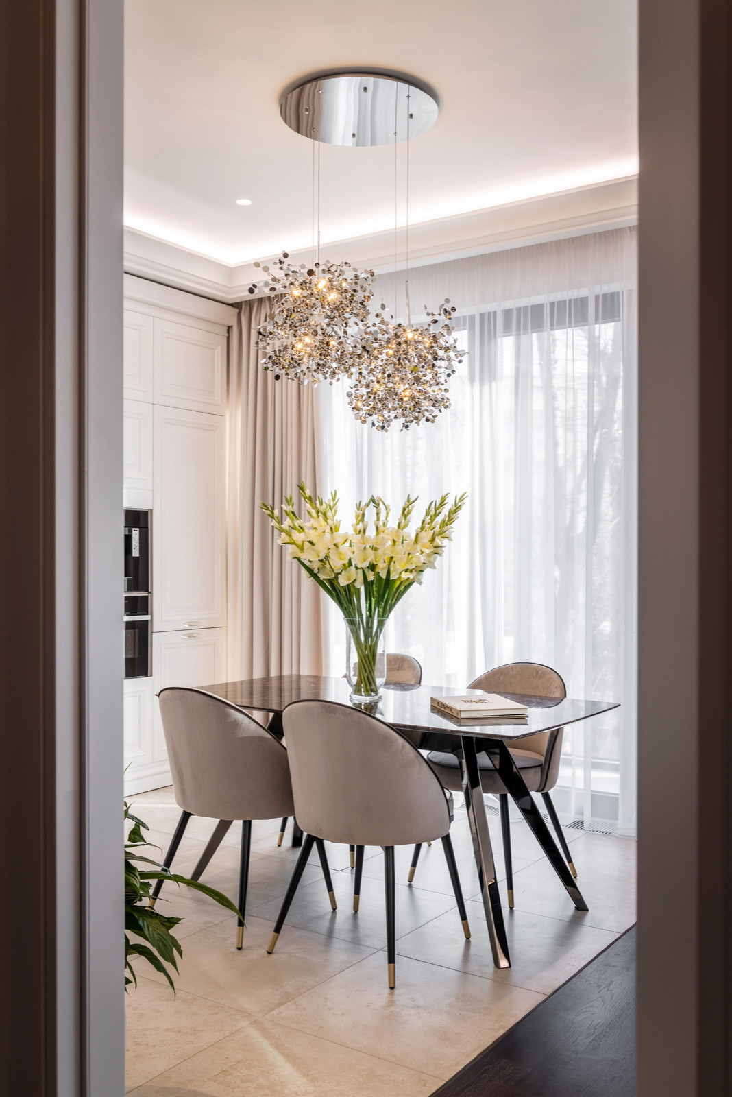 Цветочные композиции для украшения интерьеров домов, квартир и офисов.