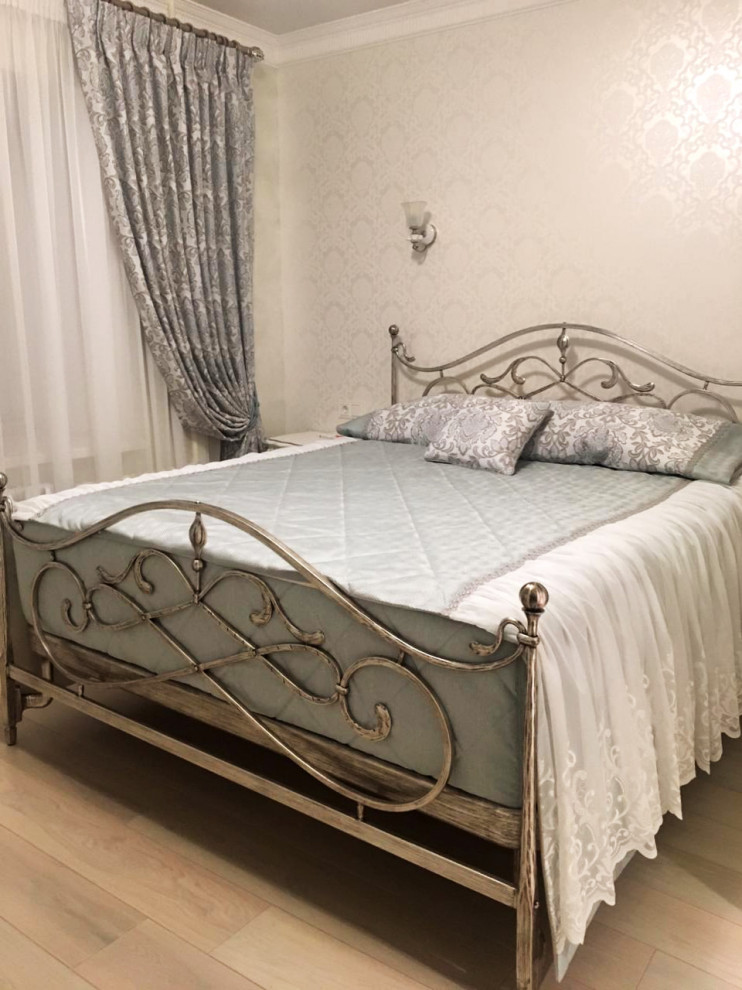 Двухкомнатная квартира в светлых тонах.