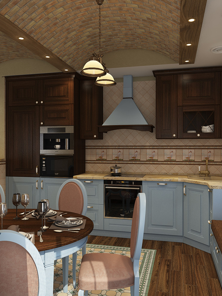 Большой дом за Екатеринбургом