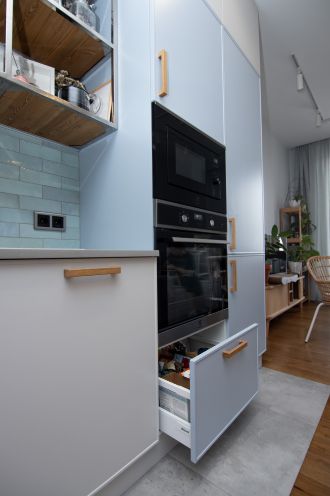 Светлая кухня в неоклассическом стиле