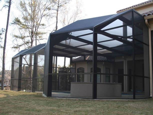 Вольер с навесом из поикарбоната для бассейна и патио