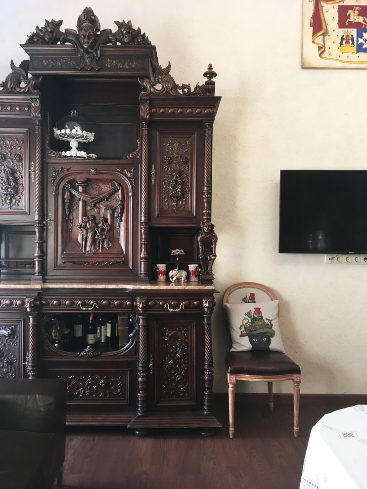 Баня с антикварной мебелью