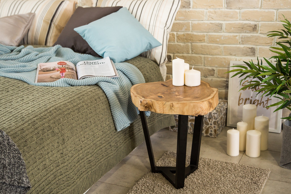 Столик-сердце из спила карагача