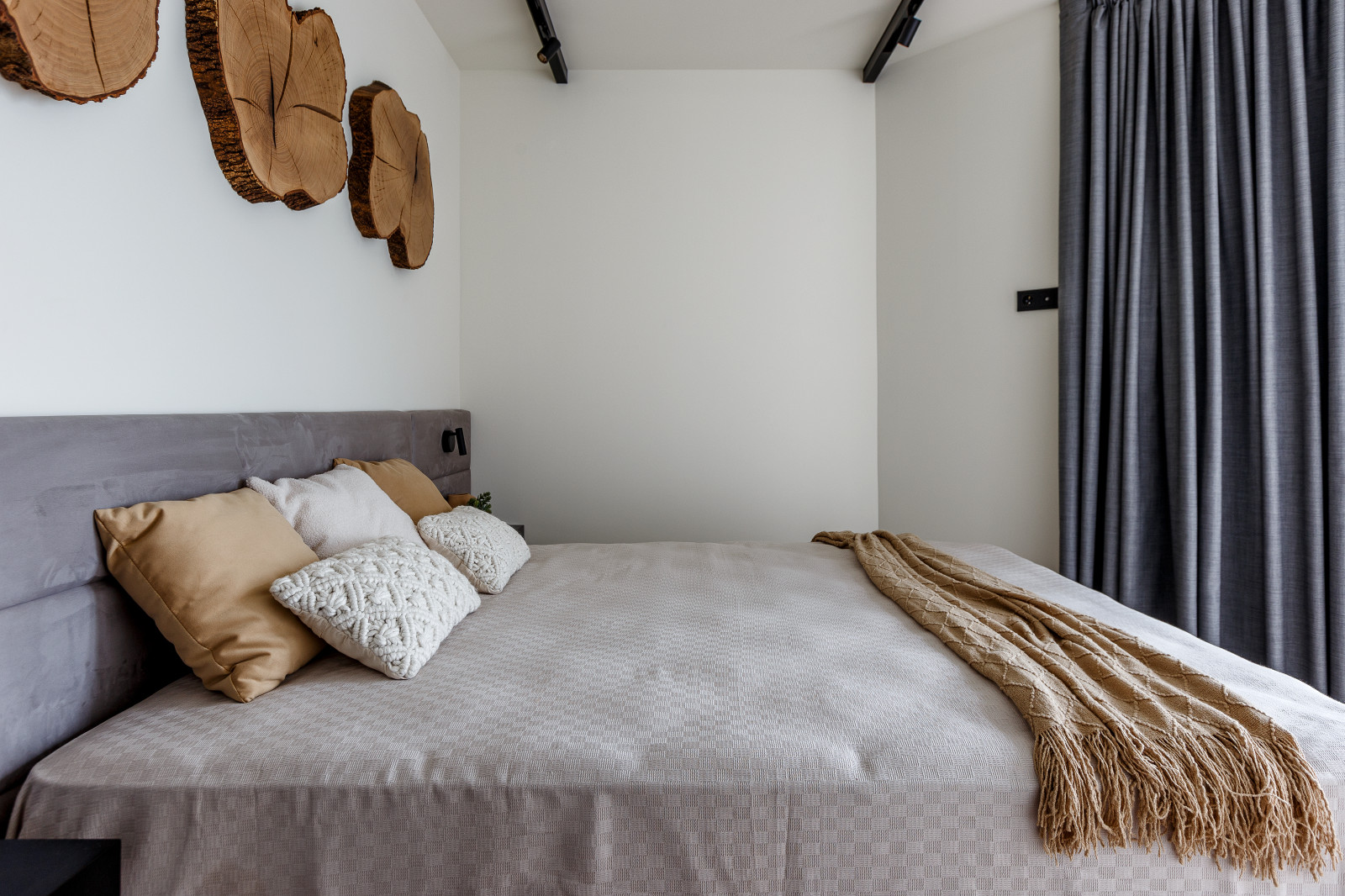 Фото. Камни на берегу, 70м.кв. ЖК Морская Симфония