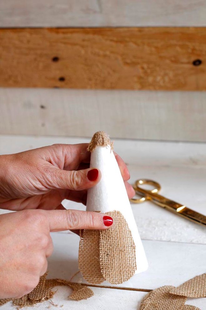 Фотоохота: Ёлки из бумаги, которые можно сделать за час