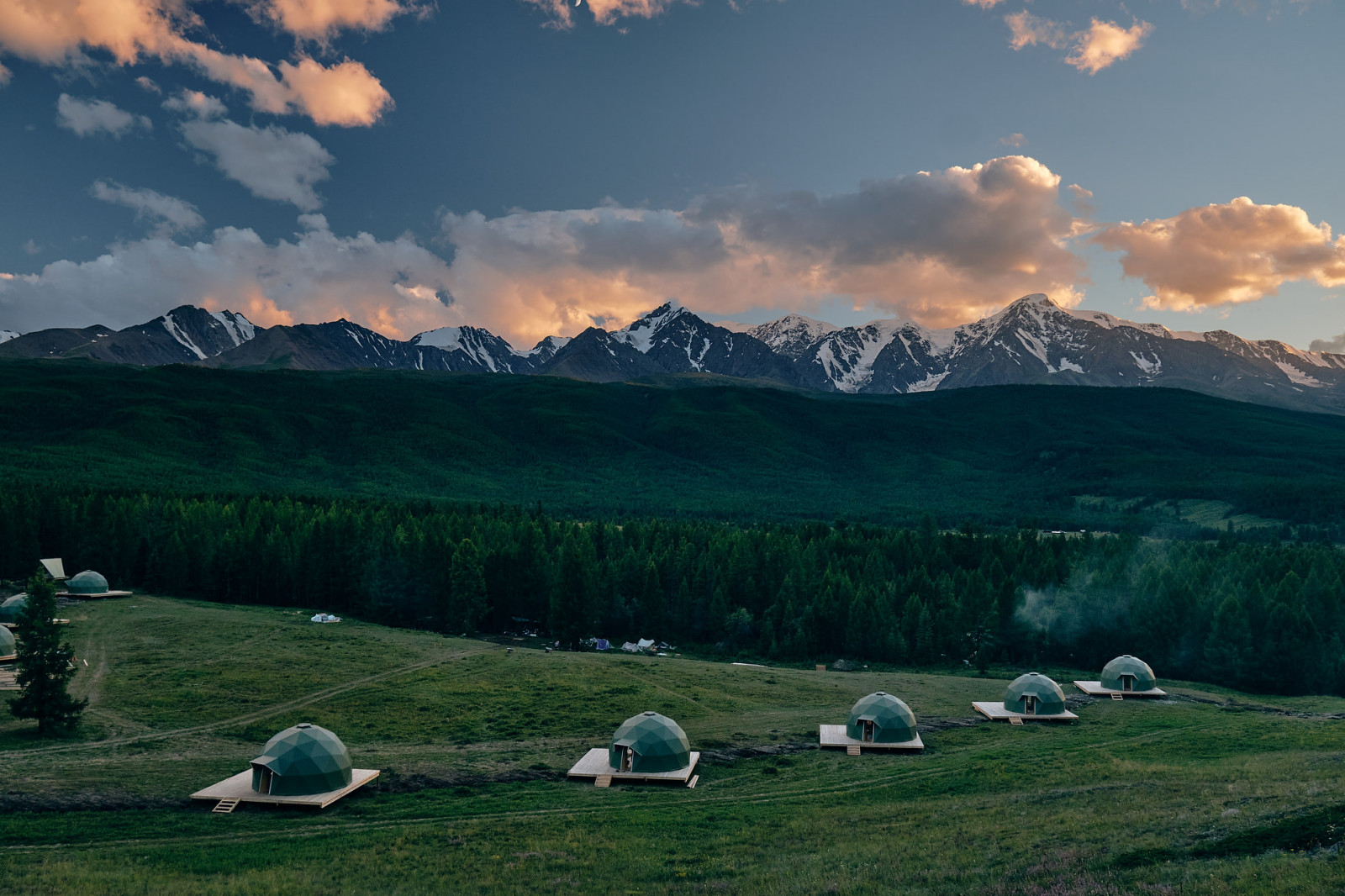 Обложка проекта: Эко-отель Мир Алтай