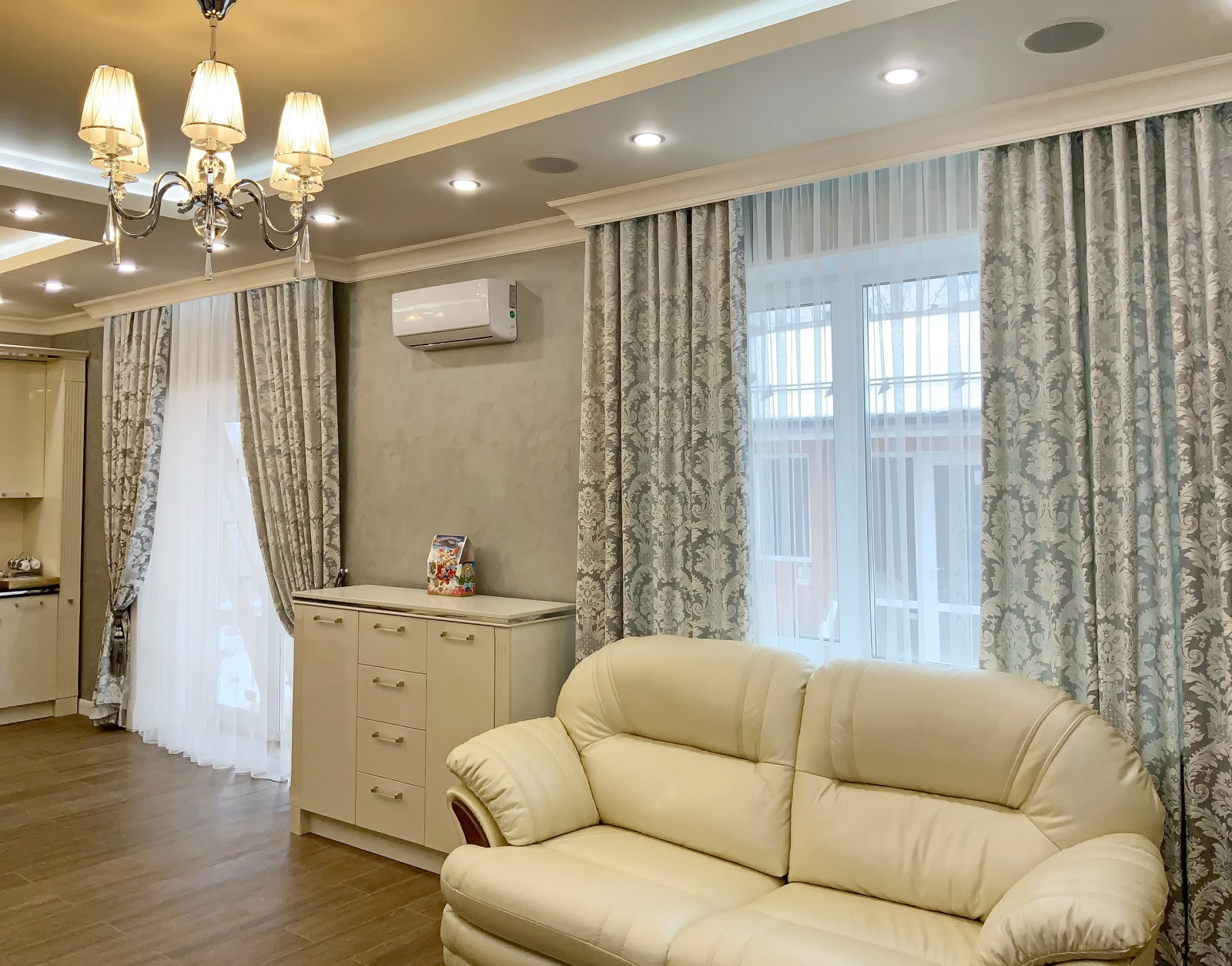 Шторы в гостиную частного дома  - дизайн, пошив. монтаж.