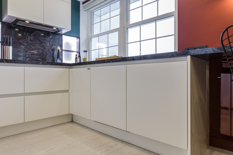 «Квартирный вопрос»: «Гранатовая кухня»