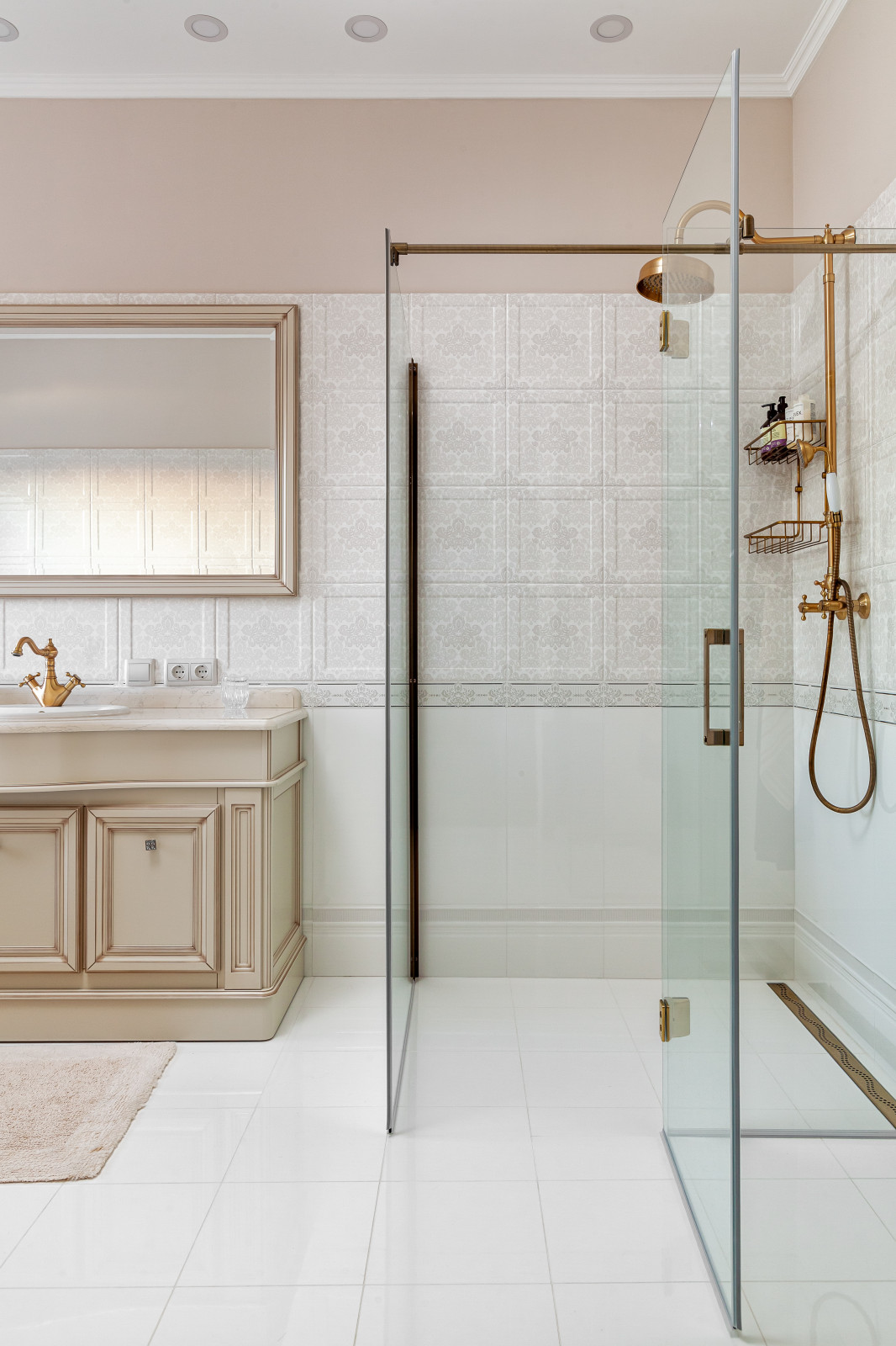 Строительство дома и отделочные работы. Дом на Новой Риге. 700 кв.м.