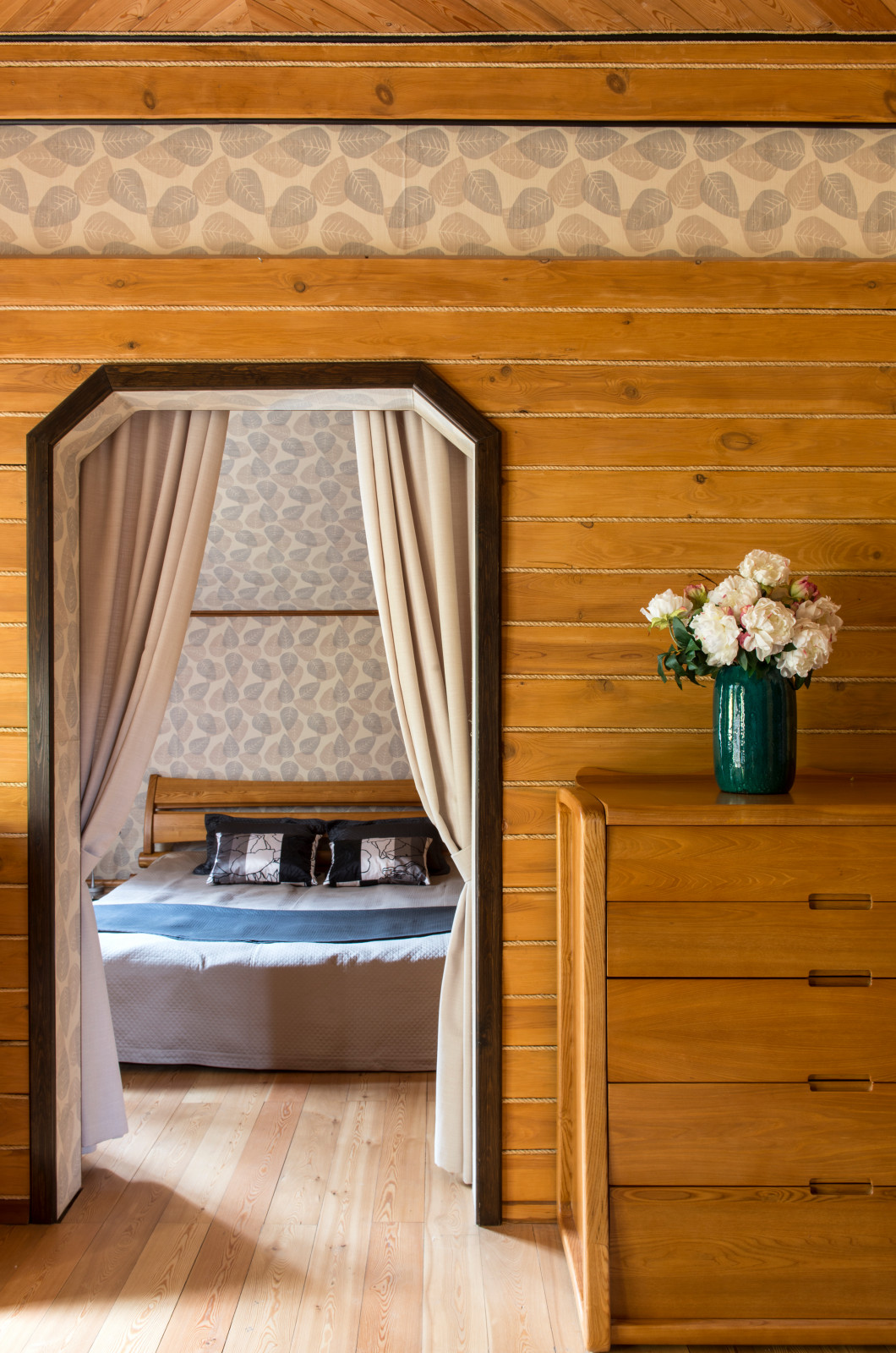 Интерьер в этническом стиле. Фотосъемка для журнала "Красивые деревянные дома"