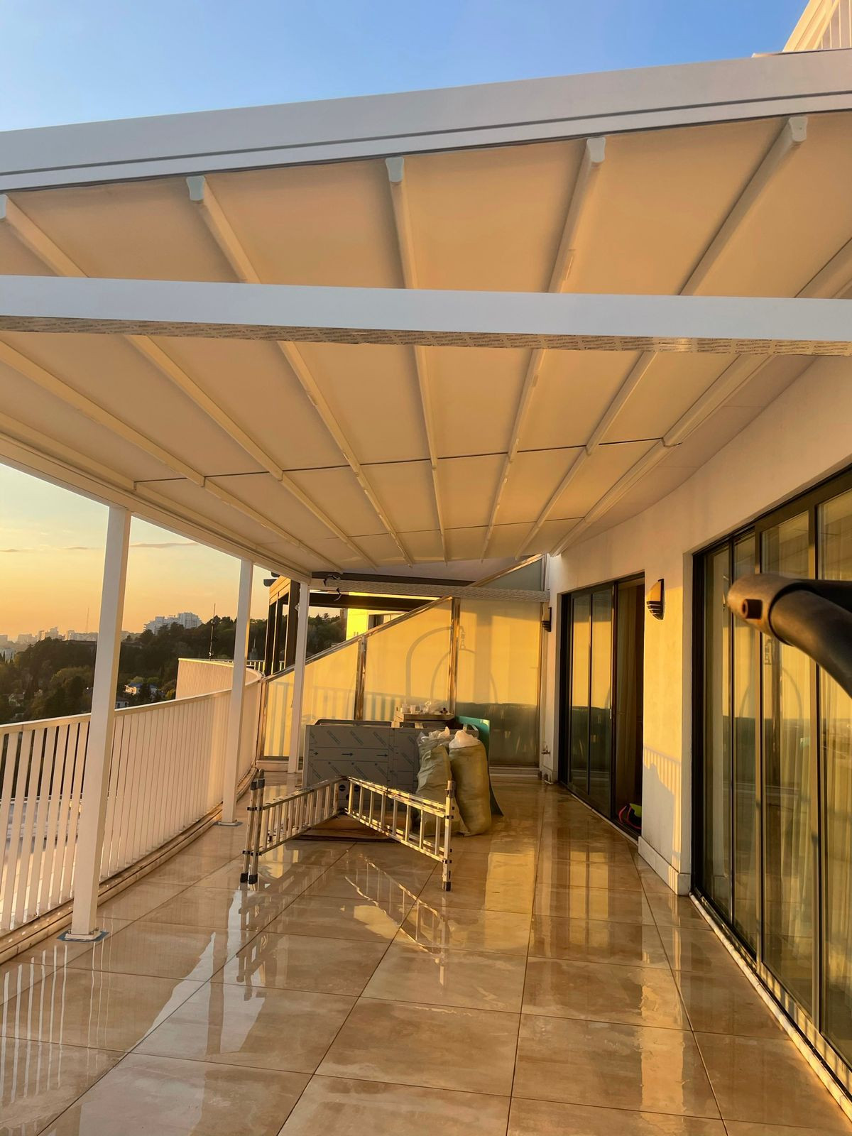 тентовая пергола на террасе