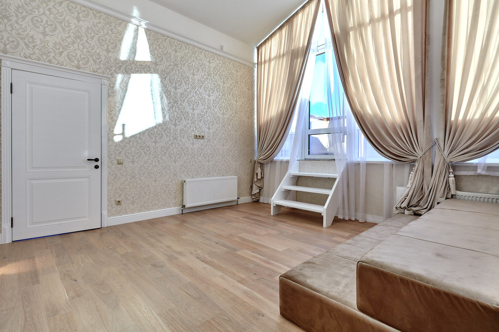 033 Квартира  в высотном доме с выходом на крышу.