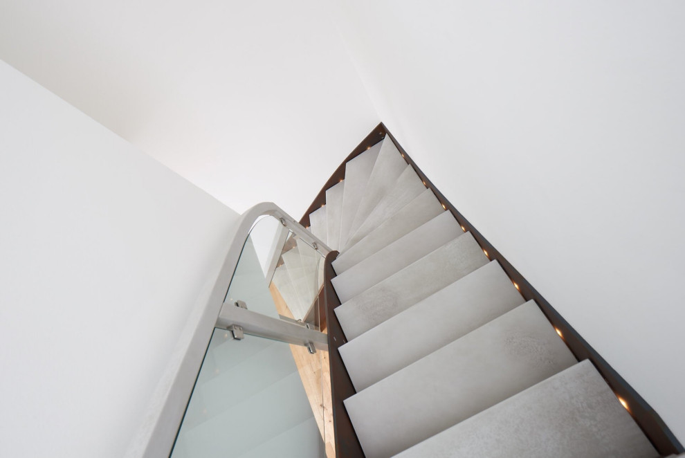 Бетон, Ржавчина и Стекло. Лестница из HPL