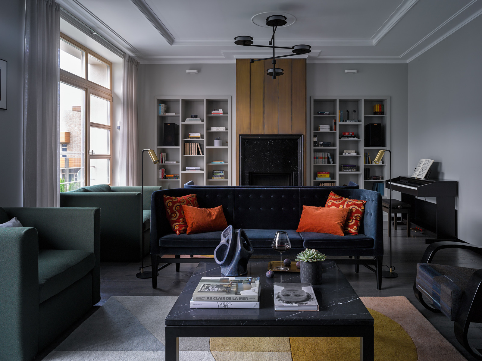 Houzz тур: Таунхаус в тёмных тонах