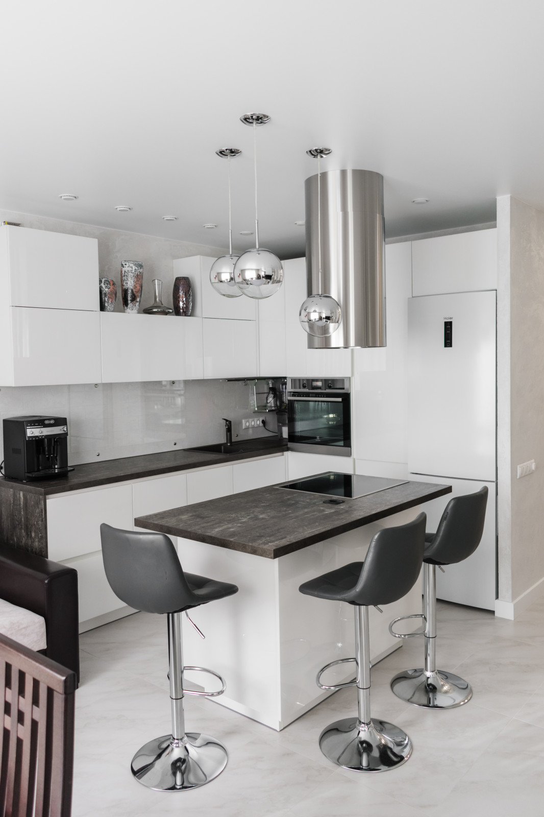 Обложка проекта: 37,5 м.кв. - 2 пространства на одной территории. Квартира для семьи медиков.