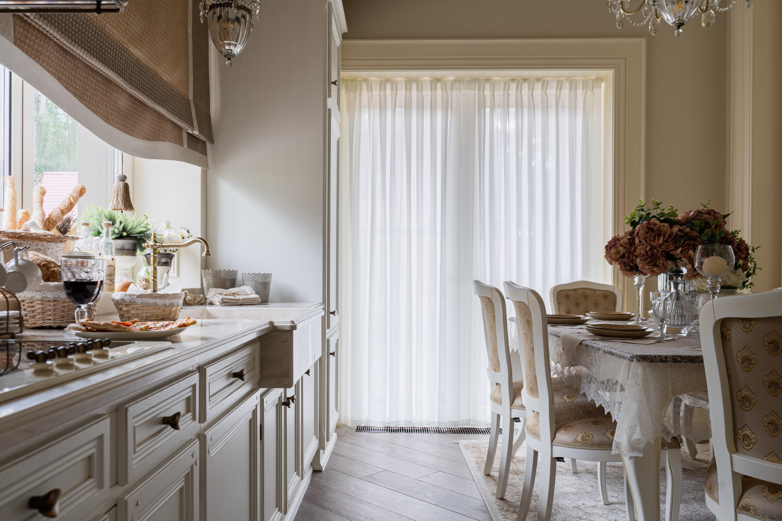 Свет за окном