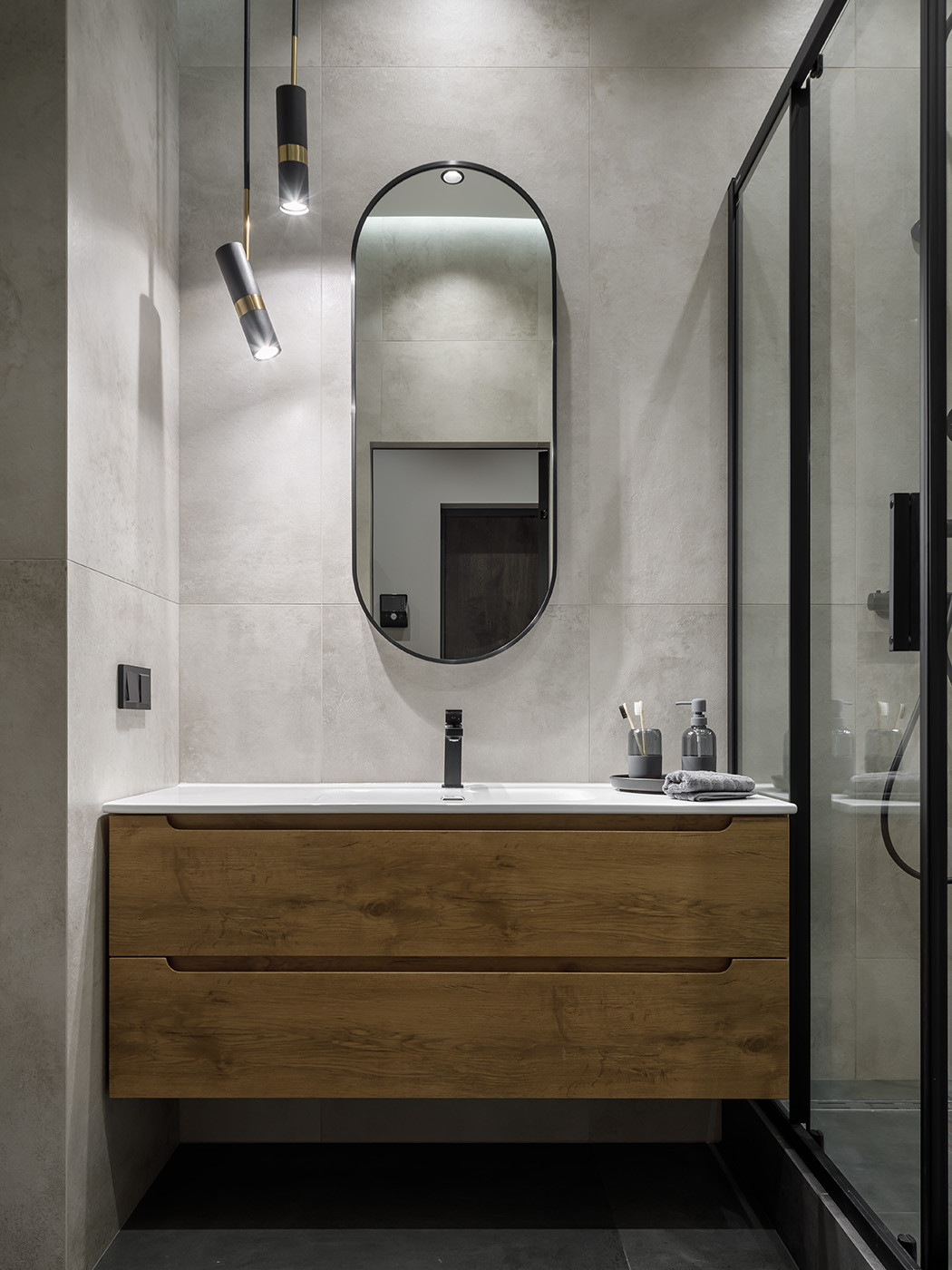 Реализованная квартира под сдачу в темных тонах в ЖК Притяжение