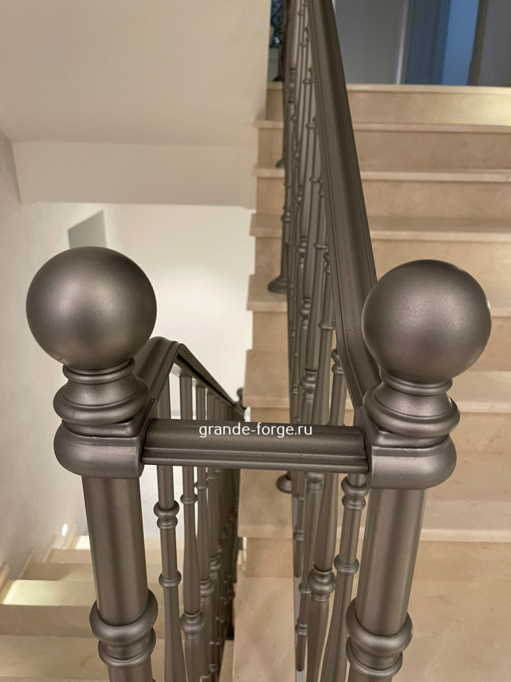 Лестница, стальное ограждение, фабрика Grande forge(Франция), коллекция "Рондо"