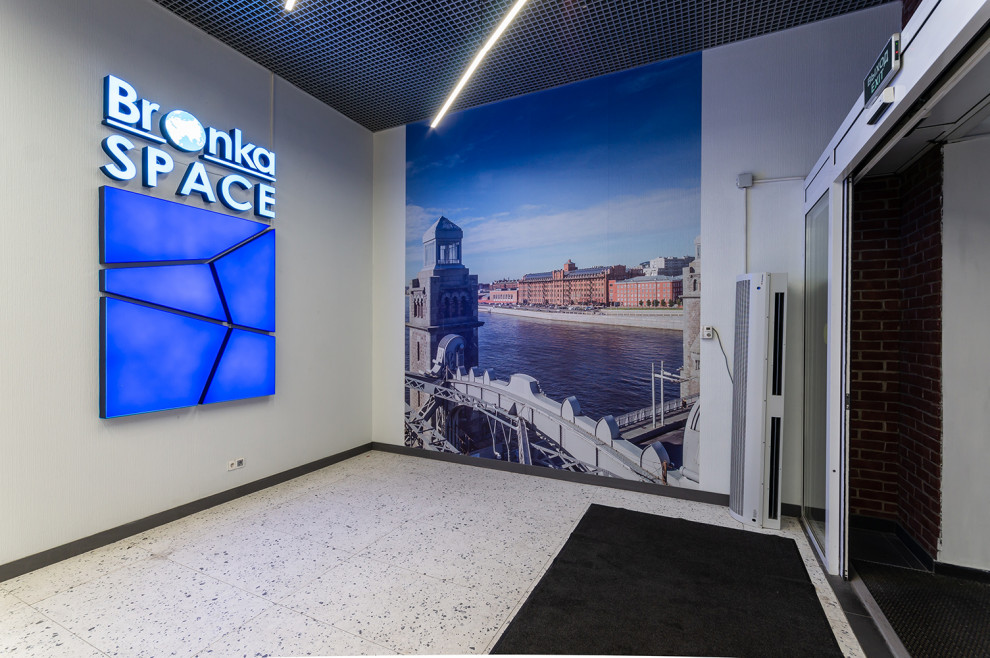 Office on Krasnogo Tekstil'shchika by Bronka Space