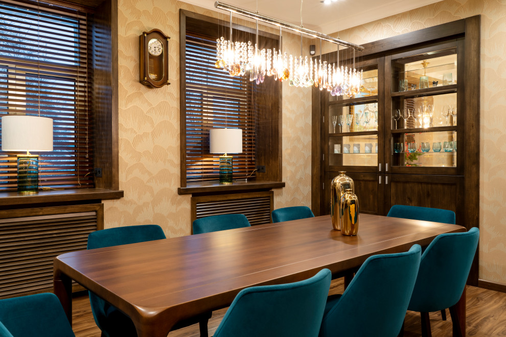 Все началось с желтого дивана...